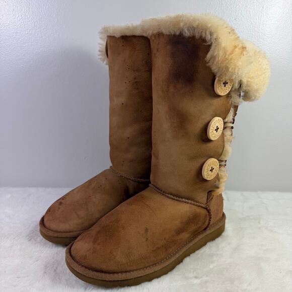 UGG Bailey Button Triplet II Women's Boots – Chestnut, Size 6 - Picture 2 of 9